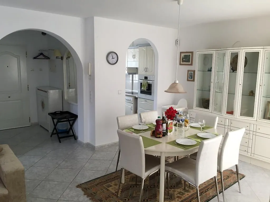Villa Parque Del Conde, Ocean View アデヘ