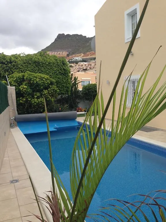 Villa Parque Del Conde, Ocean View アデヘ