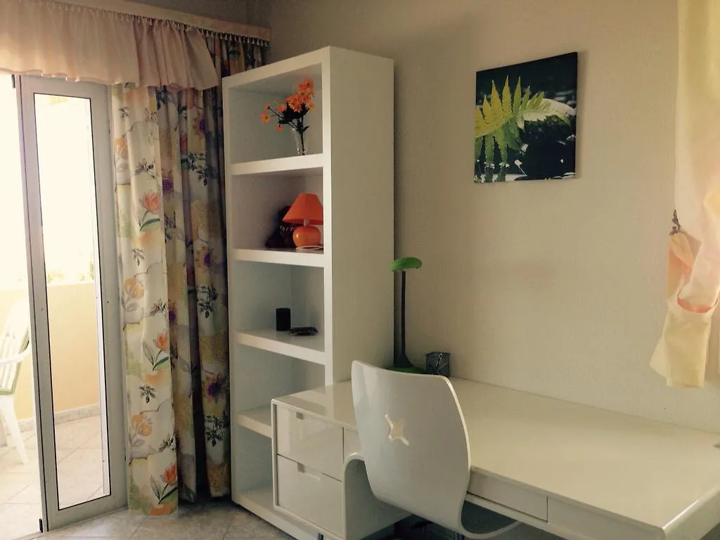 Villa Parque Del Conde, Ocean View アデヘ