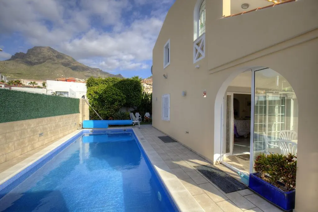 Villa Parque Del Conde, Ocean View アデヘ
