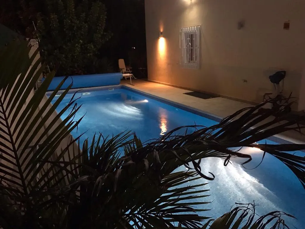 Villa Parque Del Conde, Ocean View アデヘ